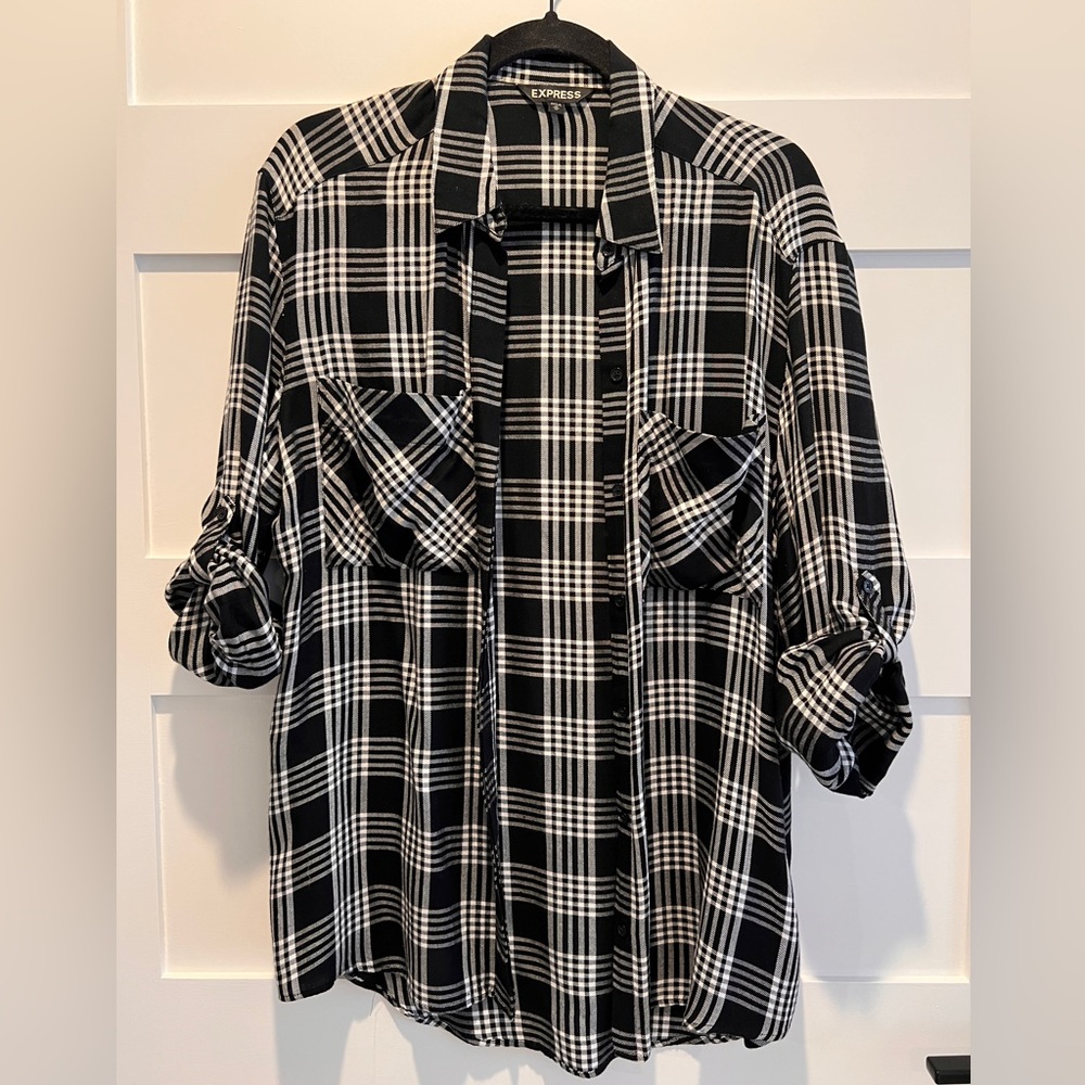 Express - long sleeve black & white plaid shirt. Super soft, size Medium.